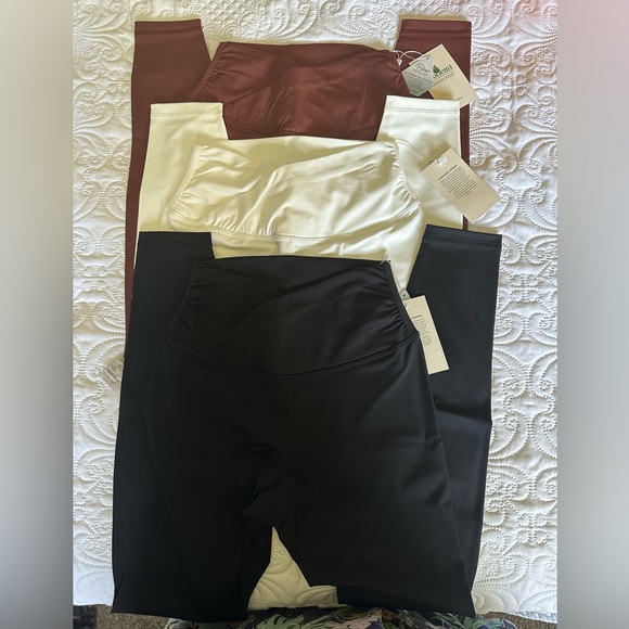 NWT Active Wear. Athletic wear. Leggings.Sustainable Recycled. 3 colors. S-XL. - Picture 7 of 9